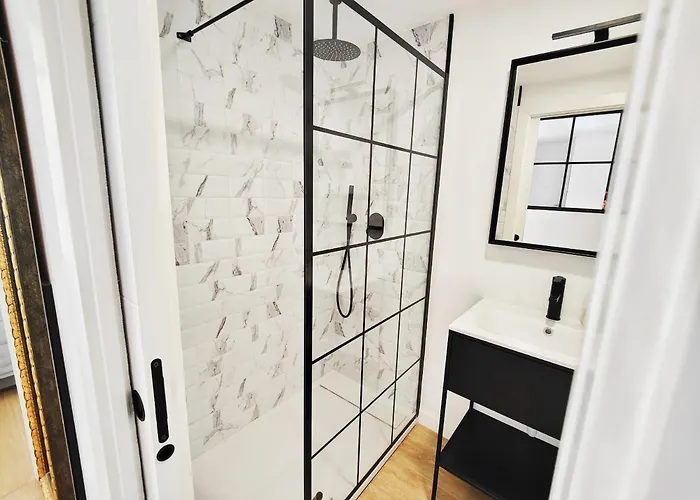 Marconi - Totally Renovated C Apartment